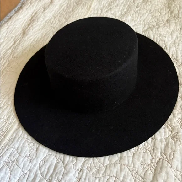 GIGI PIP Black Boater Hat - Picture 1 of 5
